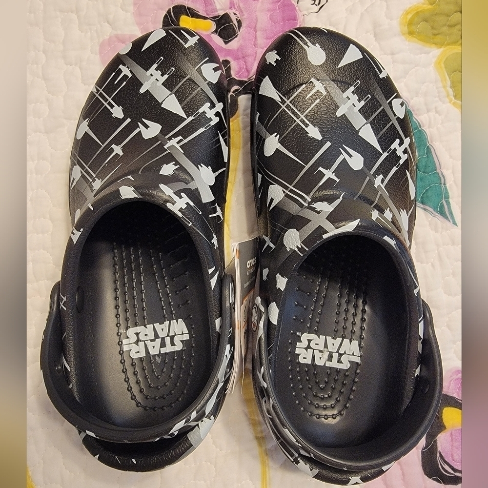 NWT Crocs Star Wars Limited Edition Crocs at Work Bistro Clogs - Picture 2 of 7